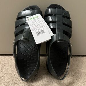 CROCS splash glossy fisherman sandals in black